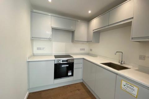 1 bedroom maisonette to rent, Roundhill Drive, Woking GU22