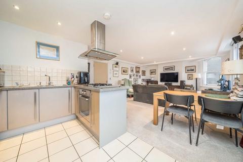 2 bedroom flat for sale, Feltham Avenue, East Molesey KT8