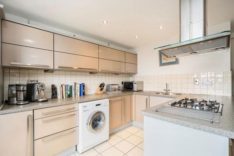 2 bedroom flat for sale, Feltham Avenue, East Molesey KT8