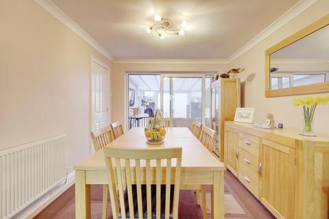 4 bedroom detached house for sale, Kents Hill Road, Benfleet, SS7