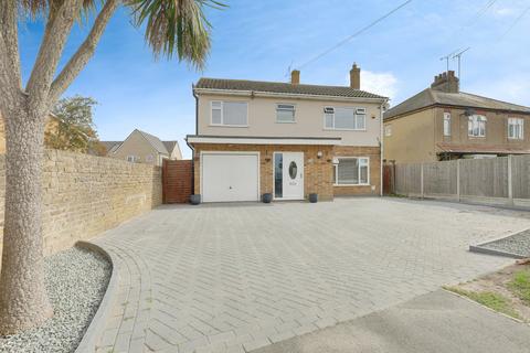4 bedroom detached house for sale, Little Wakering Road, Southend-on-sea, SS3