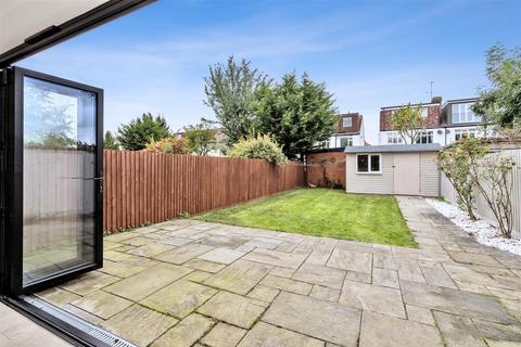 11 Meadow Close, London, SW20 9JB