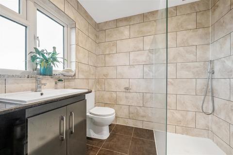 11 Meadow Close, London, SW20 9JB