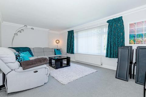 19 Abbots Way, Lancing, BN15 9DH