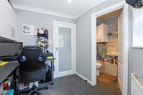 19 Abbots Way, Lancing, BN15 9DH
