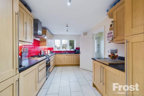 4 bedroom detached house for sale, 65a Junction Road, Ashford, Middlesex, TW15