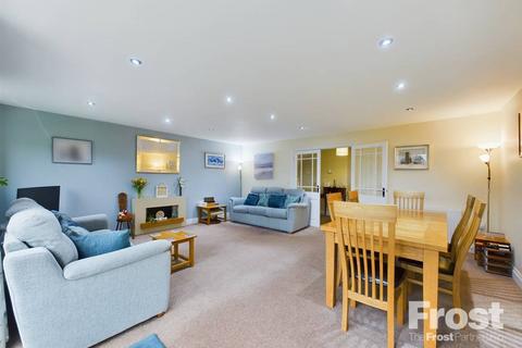 65a Junction Road, Ashford, TW15 1NJ