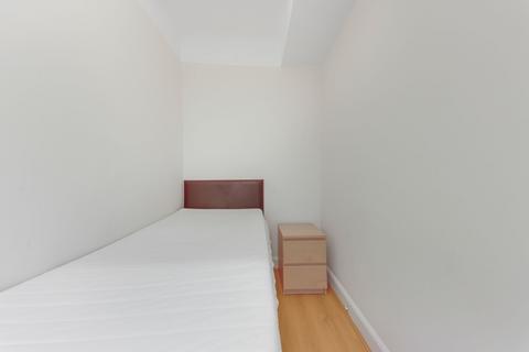 Studio to rent, Hall Road London NW8