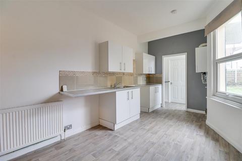 1 bedroom flat for sale, Glenwood Avenue, Westcliff-On-Sea SS0