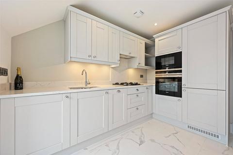 2 bedroom penthouse for sale, Lower Road, Chorleywood, Rickmansworth, Hertfordshire, WD3