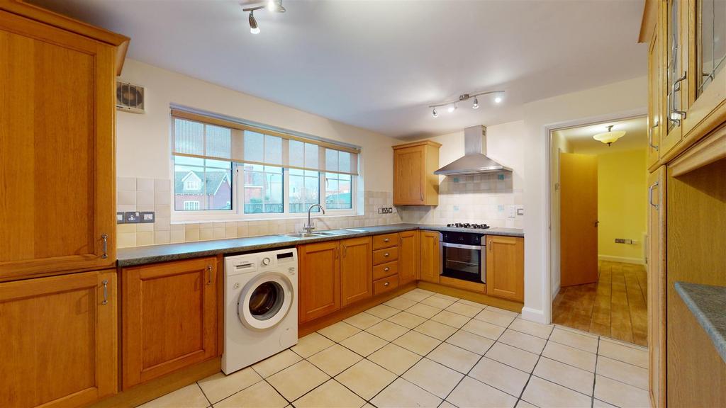 3-Bath-Mews-01232025 131444.jpg