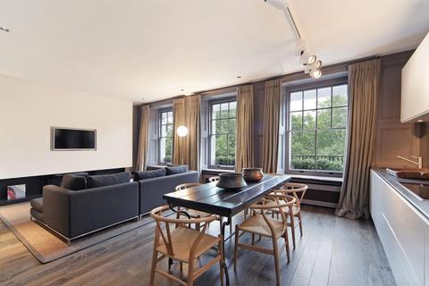 2 bedroom flat to rent, Cadogan Square, London, SW1X