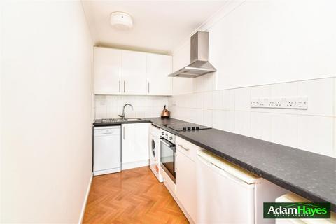 1 bedroom apartment to rent, Holden Avenue, London N12