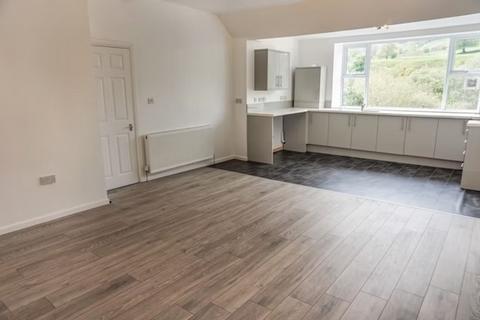 2 bedroom flat to rent, Commercial Street, Caerphilly CF83