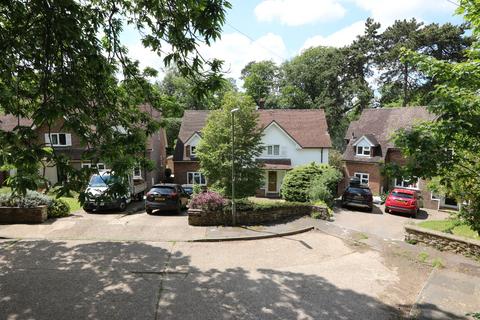 4 bedroom detached house for sale, Summerhouse Close, Godalming GU7