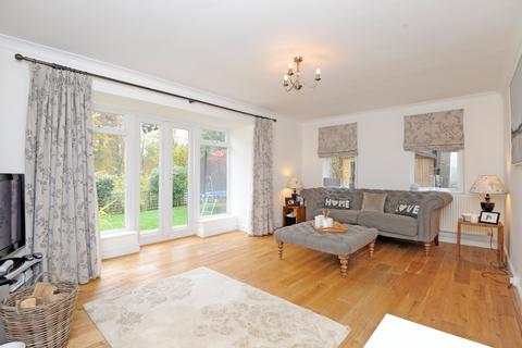 4 bedroom detached house for sale, Summerhouse Close, Godalming GU7