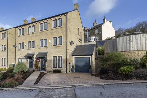 4 Hillcrest View, Golcar, Huddersfield, HD7 4FD
