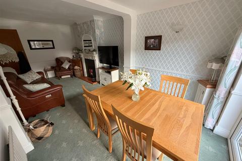 3 bedroom semi-detached house for sale, Loxley Road, Stratford-Upon-Avon