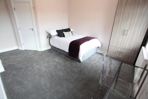 8 bedroom terraced house to rent, Lombard Grove, Manchester M14