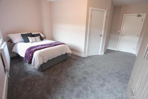 8 bedroom terraced house to rent, Lombard Grove, Manchester M14