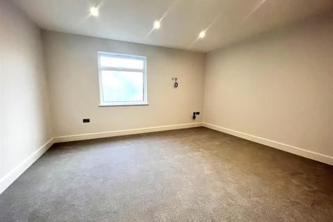 2 bedroom apartment to rent, Beech Road, Hadleigh