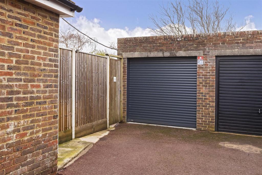 Littlehampton rd 32.jpg