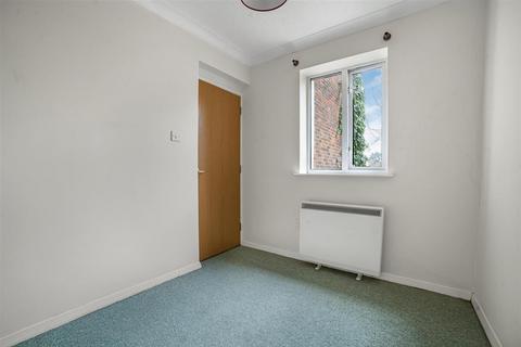 2 bedroom apartment for sale, Oakdene Gardens Fair Oak Road, Fair Oak, Eastleigh