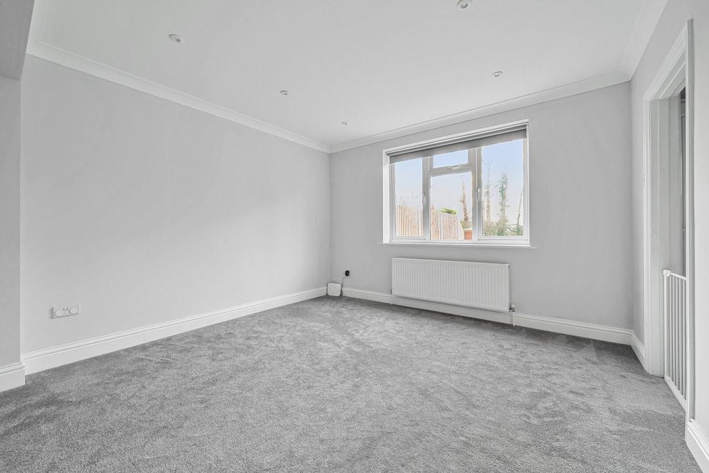 Sitting/Dining Room