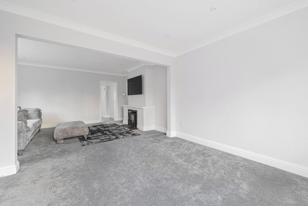 Sitting/Dining Room
