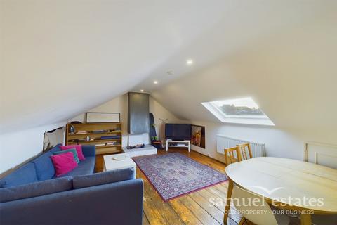 3 bedroom flat for sale, St. Luke's Avenue, Clapham, SW4