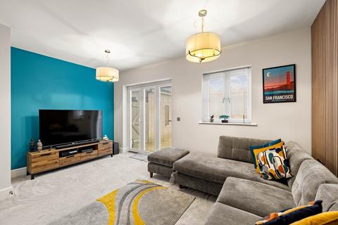 5 Sparrowhawk Way, Whitfield, Dover, CT16 3GZ
