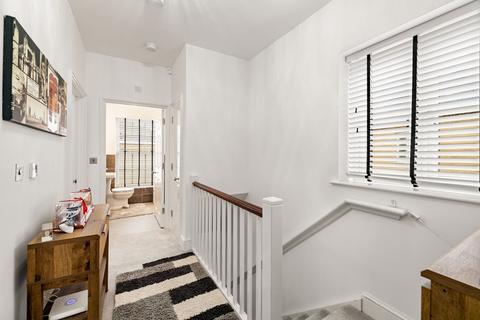 5 Sparrowhawk Way, Whitfield, Dover, CT16 3GZ