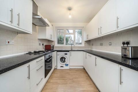 4 bedroom semi-detached house to rent, Grove Vale, London SE22