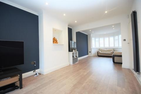 3 bedroom end of terrace house to rent, Drake Road, Harrow HA2