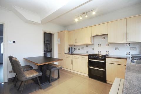 3 bedroom end of terrace house to rent, Drake Road, Harrow HA2