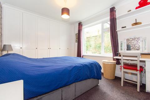 2 bedroom flat for sale, Green Road, Bournemouth, Dorset