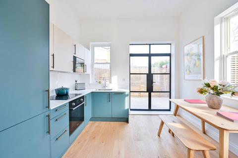 1 bedroom flat for sale, 1 Exbury Road, London SE6