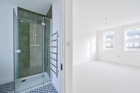 2 bedroom flat for sale, 1 Exbury Road, London SE6