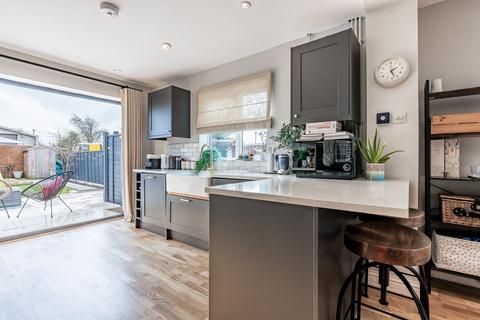 31 Beach Road, Severn Beach, Bristol, BS35 4PE