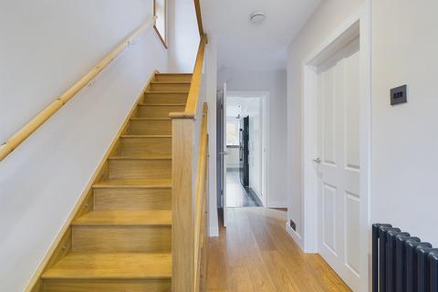 1 Warnham Road, Horsham, RH12 2QS