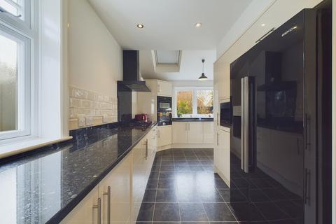 1 Warnham Road, Horsham, RH12 2QS