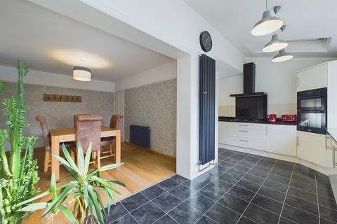 1 Warnham Road, Horsham, RH12 2QS