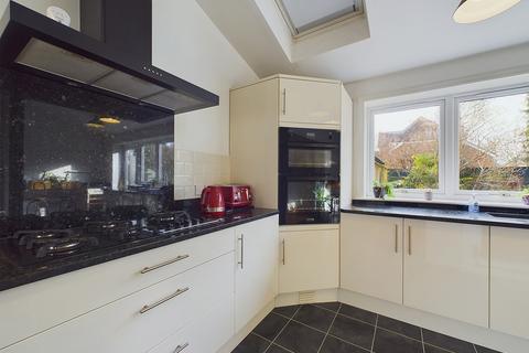 1 Warnham Road, Horsham, RH12 2QS