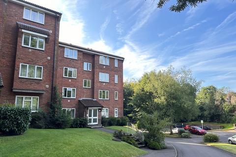 1 bedroom flat to rent, St Leonards Park, East Grinstead