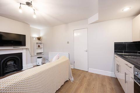 1 bedroom flat for sale, Powerscroft Road, Lower Clapton, E5