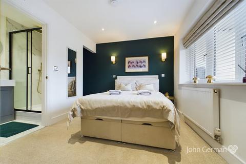 38 Barton Gate, Barton Under Needwood, Burton-on-trent, DE13 8AQ