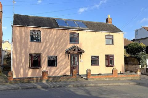 4 bedroom detached house for sale, Stanton Road, Burton-On-Trent DE15