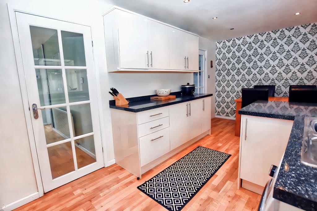 Kitchen Diner 2
