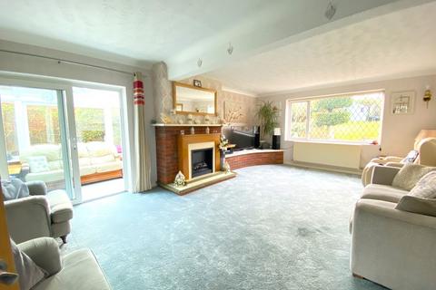 2 bedroom detached bungalow for sale, Norwich Road, Cromer NR27