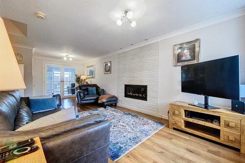 6 Astley Heights, Darwen, BB3 2TE